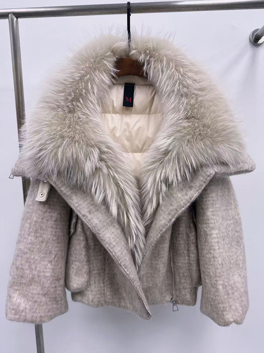 Womens Down Jacket With A Luxurious Cashmere Fur And Raccoon-Fur Collar
