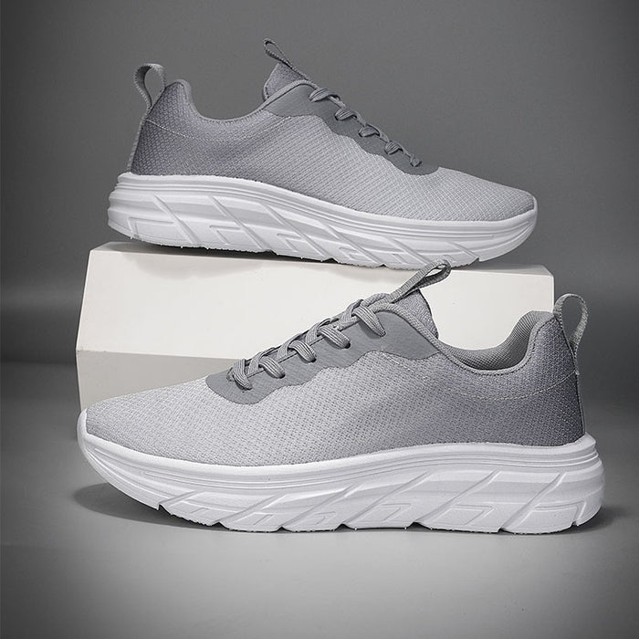 Zapatos de hombre de viaje de malla transpirables y cómodos con plataforma.