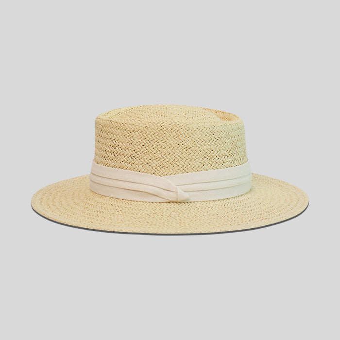 Chapeau de soleil tendance pour la plage, tissé