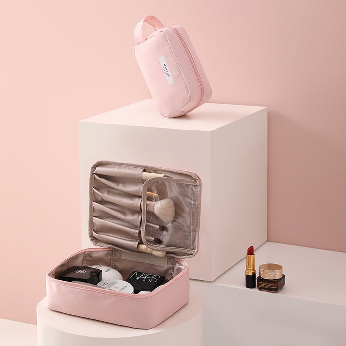 Trousse de voyage pour produits cosmétiques et articles de toilette