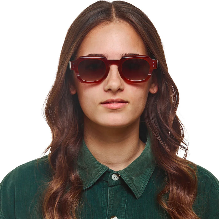 Ins Gafas de sol cuadradas populares de moda para mujer, montura de lentes transparentes vintage para hombre, remaches punk, gafas de sol UV400 para mujer y hombre