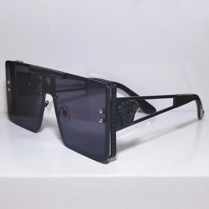 New Stylish Sunglasses with Oversized Frames, Trendy Metal Design, Perfect for Fashion Shows and Cool Street Style