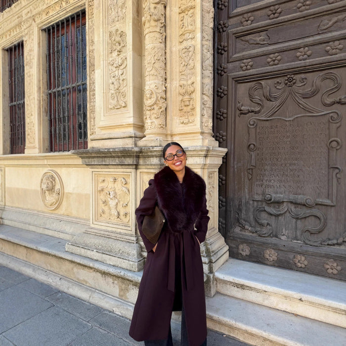 Manteau en laine tendance pour femme avec col chic bordé de fourrure (vu sur Instagram)