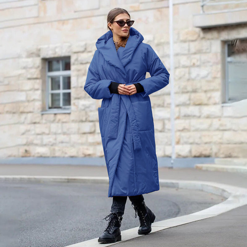 Manteau d'hiver épais à capuche et ceinture, veste longue matelassée en coton pour femme