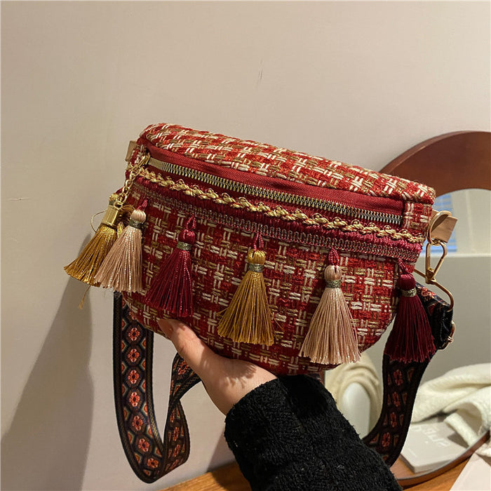 Casual Travel Tassel Woven Shoulder Bag