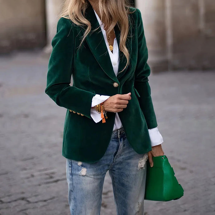 Élégant blazer en velours galbant avec une touche raffinée