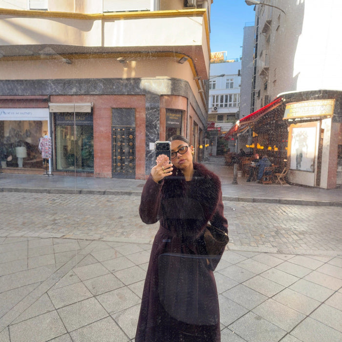 Manteau en laine tendance pour femme avec col chic bordé de fourrure (vu sur Instagram)