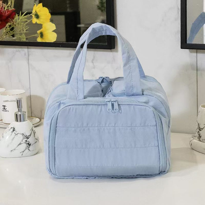 Lightweight And Large Capacity Partition Storage Travel Bag